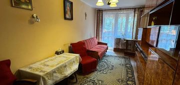 Okazja 2 pokoje z jasną kuchnią i balkonem