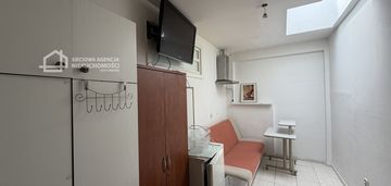 Pokój  z łazienką i wspólną kuchnią