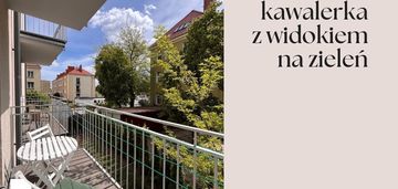 Słoneczna kawalerka z balkonem