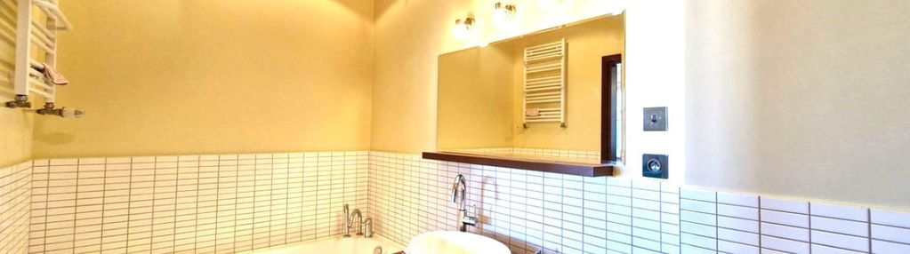 Budynek 2004-lokal umeblowany - od zaraz