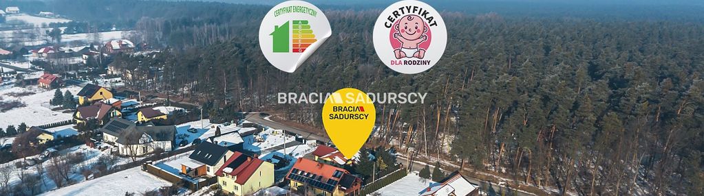 Dwa domy w otoczeniu puszczy niepołomickiej.