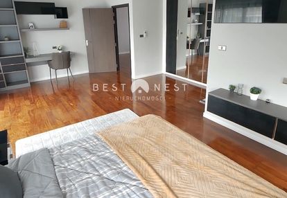 Widokowy, przestronny apartament z antresolą
