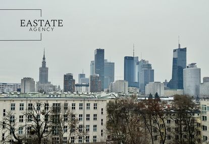 Dwustronne/ balkon / metro / plac bankowy /parking