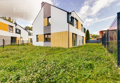 Zewnętrzne biuro sprzedaży-bez prowizji, z garażem