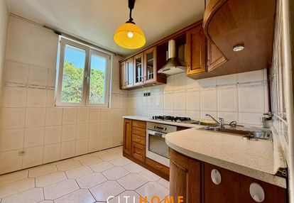 3 pokojowe mieszkanie, oddzielna kuchnia, balkon