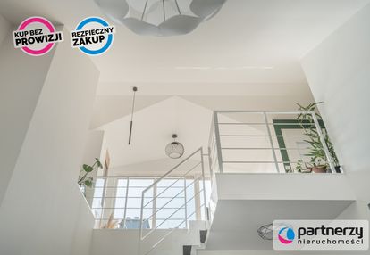 Nietuzinkowe dwupoziomowe z dużym tarasem