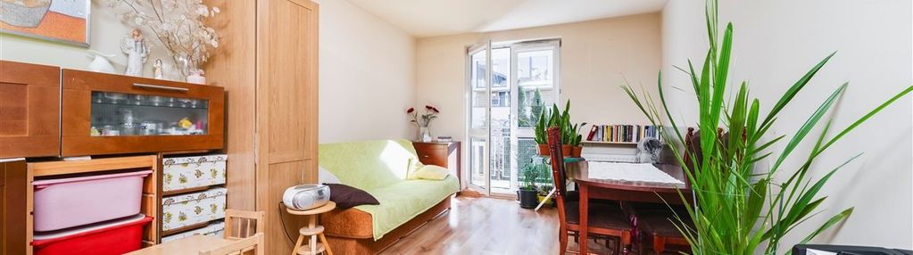 2 pokoje, skomunikowane, do odświeżenia