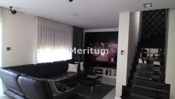 Wolnostojacy, ineligentny, 5 pokoi garaz