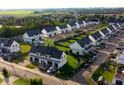 Fotowoltaika, garaż, niedaleko jeziora kierskiego