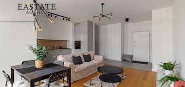 Balkon/miejsce postojowe/przestronne/jasne