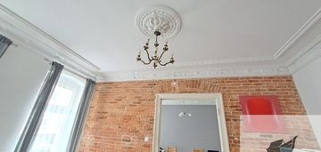 Trzy duże pokoje w klimatycznej kamienicy