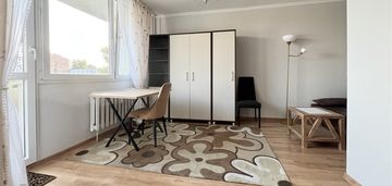 Lokalizacja - duży balkon, dobrze doświetlone