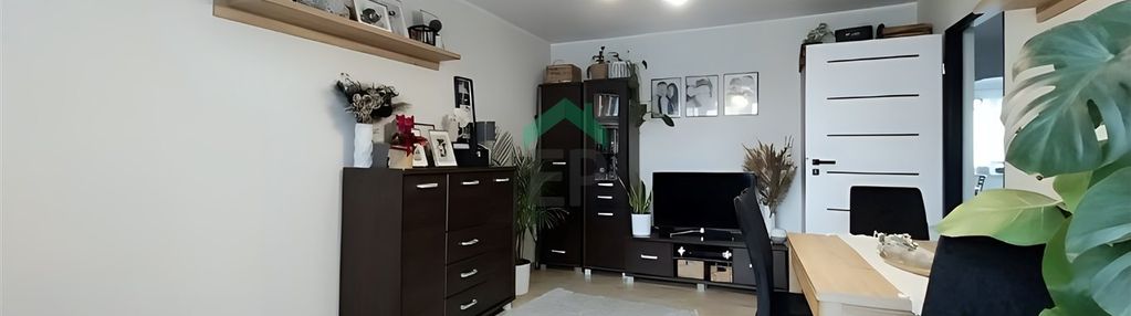 Trzypokojowe mieszkanie na wysokim parterze
