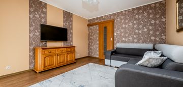 Niski blok * cegła 2001 * 44m2 parter