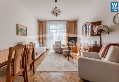 Mokotów, kawalerka, cisza, kamienica, balkon,