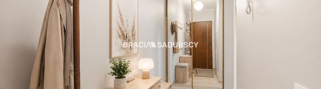 Ustawne 2 pokojowe mieszkanie w apartamentowcu.