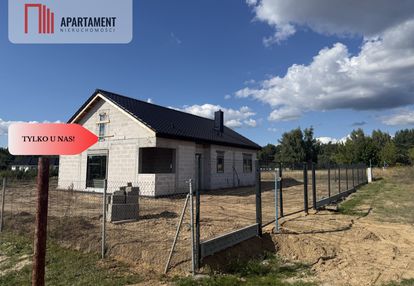 Dom parterowy w stanie surowym zamkniętym.