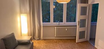 Kawalerka z oddzielną kuchnią na targówku