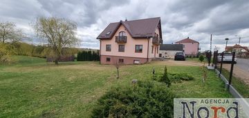 Dom z dużą działką i stawem