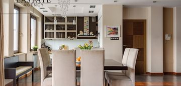 Dwupoziomowy apartament i dwa tarasy i duże okna