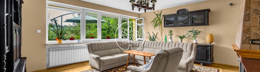 Wolnostojący / duży potencjał / ładna działka