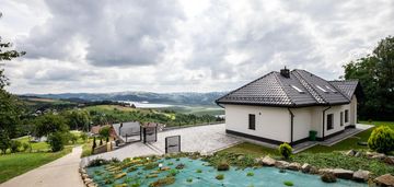Dom z pięknym widokiem. działka 1300m2.