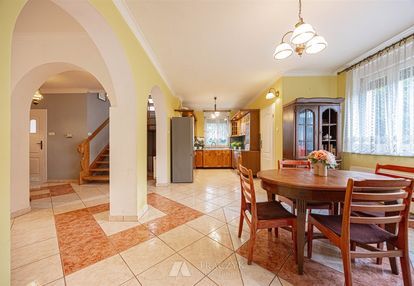 Dom wolnostojący + lokal usługowy | ogród, film