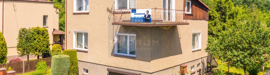 Dom w poraju z osobnym wejściem na piętro