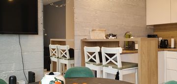 Z dużym balkonem i garażem w super lokalizacji