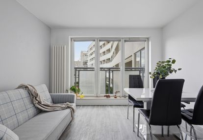 2-pok na kamionku *parking, komórka, metro m3*
