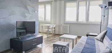 Przytulna kawalerka z widokiem na zieleń - krucza