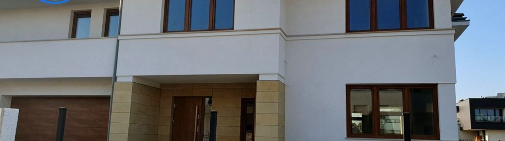 Elegancki dom z widokiem na las kabacki