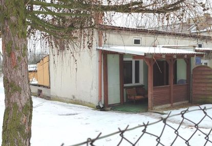 Atrakcyjnie położona działka z małym domkiem. idealna na inwestycję mieszkalną lub usługową.