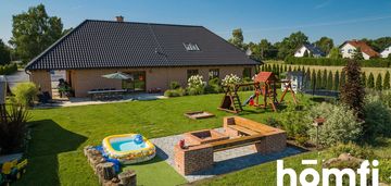 Nowoczesny dom jednorodzinny z terenem rolnym