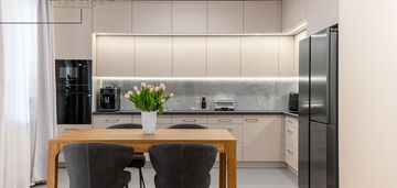 Nowoczesny 4-pokojowy apartament w babka tower