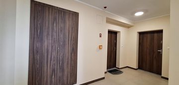 Mieszkanie i piętro w bloku