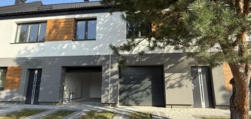 Segment w bobrowcu na kameralnym osiedlu