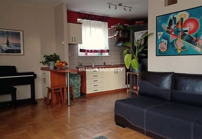 3 pokojowe mieszkanie | wysłouchów