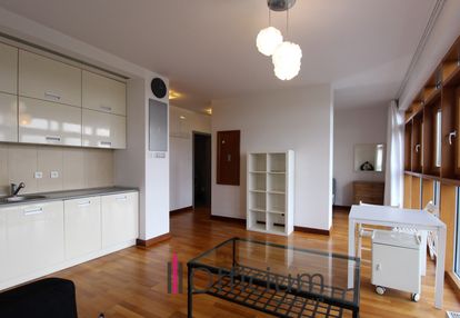 Przestronna kawalerka, metro dworzec gdański