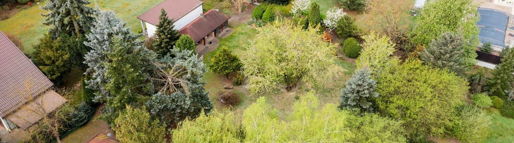 Zadrzewiona, zadbana działka z domkiem letniskowym