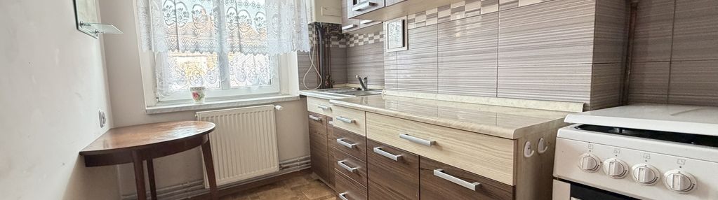 Dwa pokoje/ garaż/ podwórko