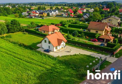 Dom na ogrodzonej widokowej 15arowej działce