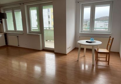 3-pok przestronne, wykończone, część umeblowane