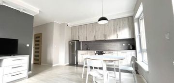 Jasne, przestronne z windą, balkonem i parkingiem