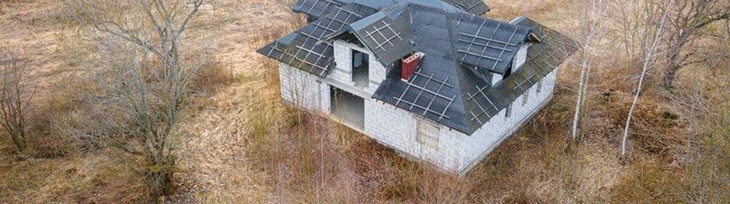 Dom w stanie surowym blisko jeziora kalwa