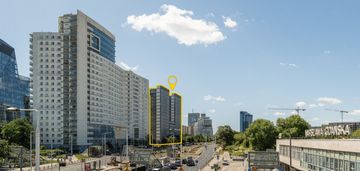 Mieszkanie z aneksem sypialnianym w apartamentowcu