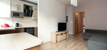 3-pok. 56 m2, balkon, os. avia, miejsce postojowe.