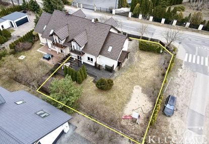 Bliźniak, narożna działka, 4 pokoje, garaż, taras.