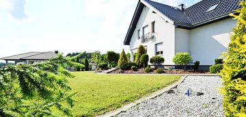 Dom w stylu flow–spokój, komfort i bliskość lasu
