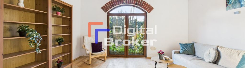 Przestronne mieszkanie z tarasem i klimatem!